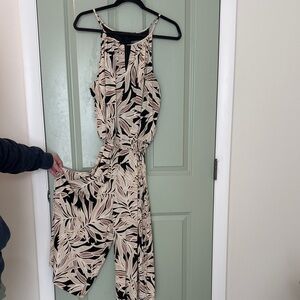 Size XL jumpsuit tan leaf print